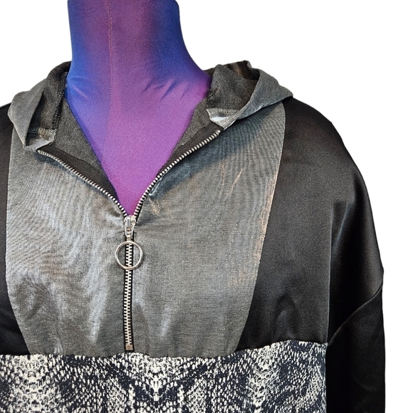 Zara Basic Silver & Black Satin Hooded Windbreaker Size Medium Women's H34 - Picture 2 of 10